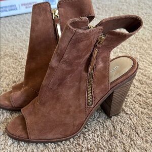 Giani Bernini Brown Heeled Boots with Suede Finish